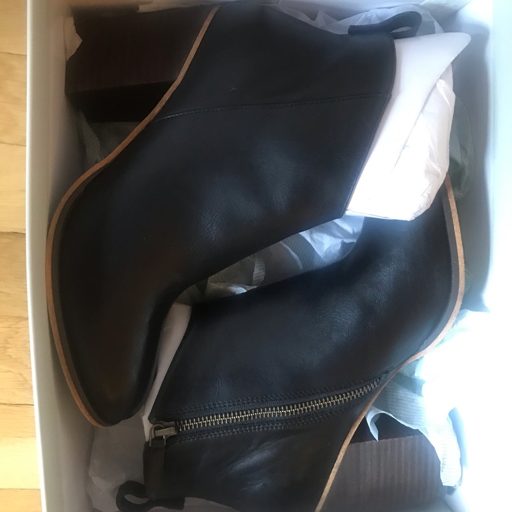 Black Leather booties with cute side zipper